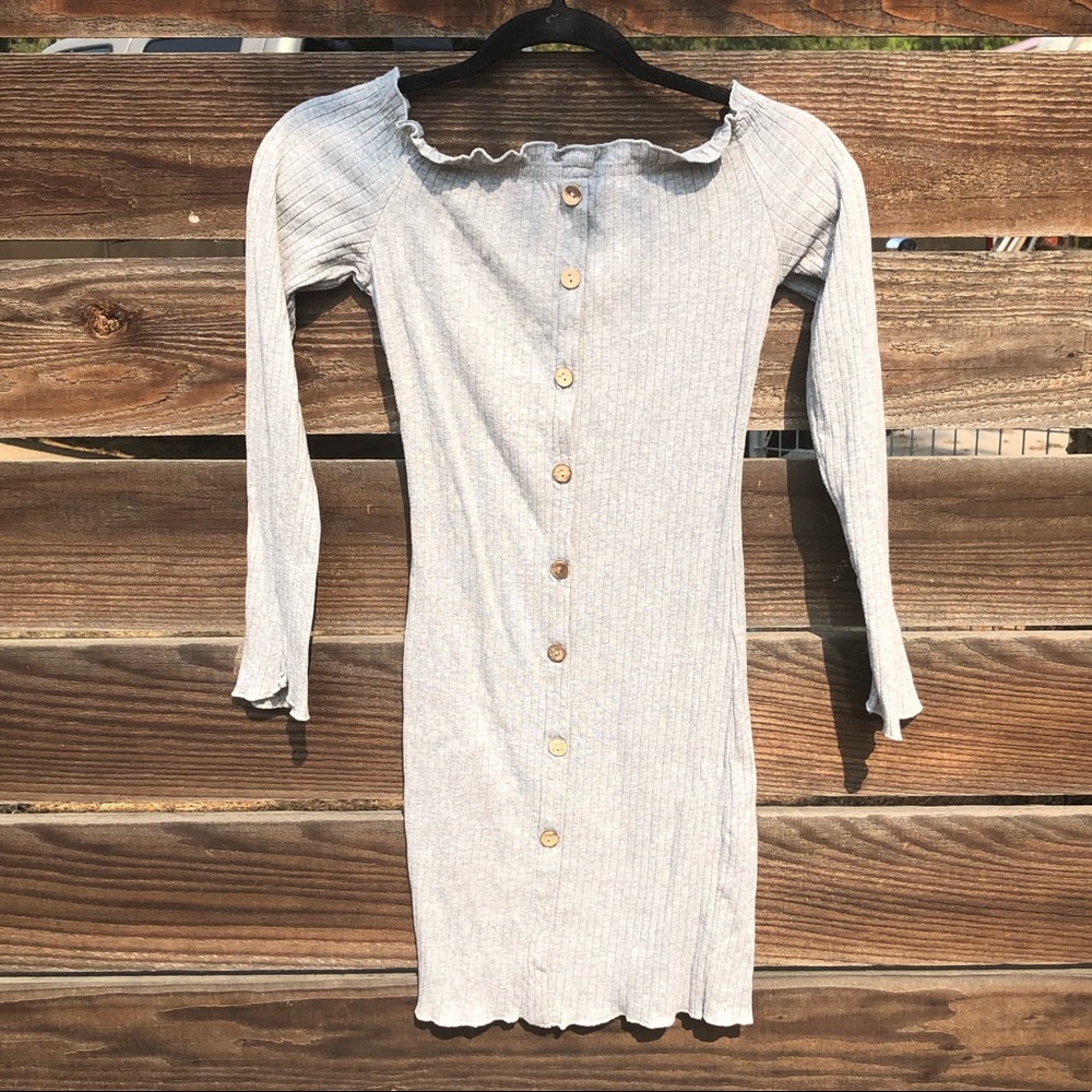 ***SOLD***Gray long sleeve dress with buttons